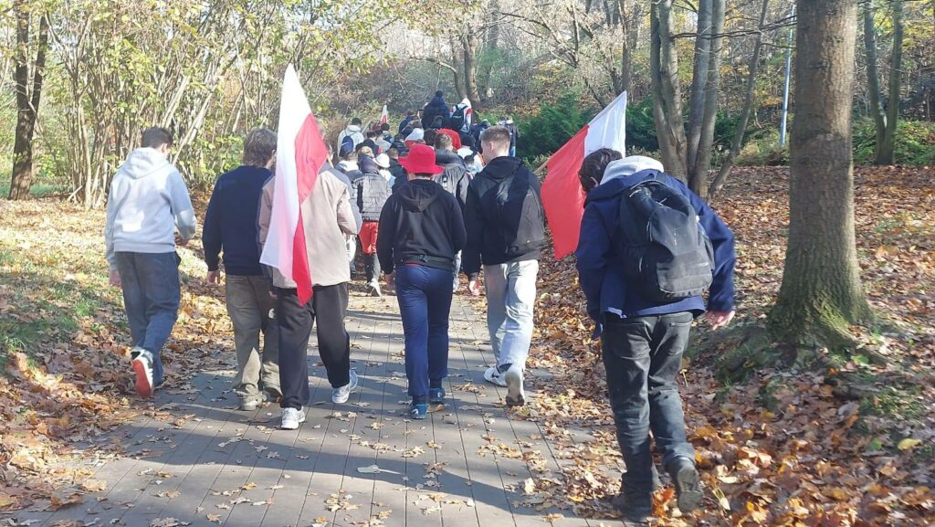 „Zareklamuj Polskę” – szkolne świętowanie w biało-czerwonych barwach