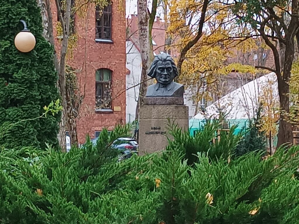 Pomnik A. Mickiewicza