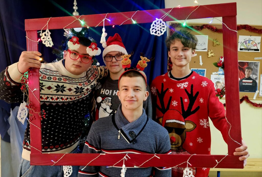 Dzień Świątecznego Swetra w Elektroniku!